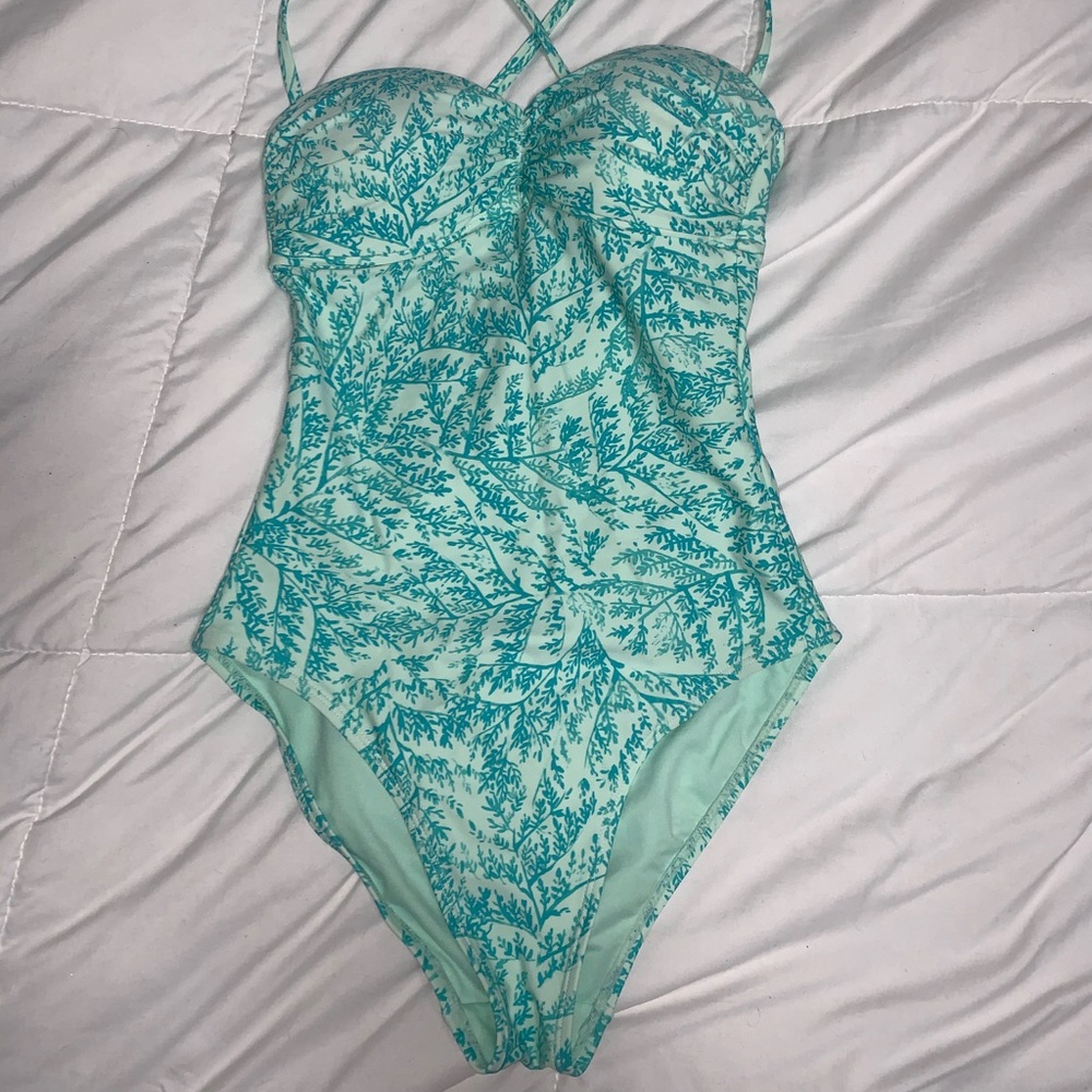 Old navy one piece swimsuit